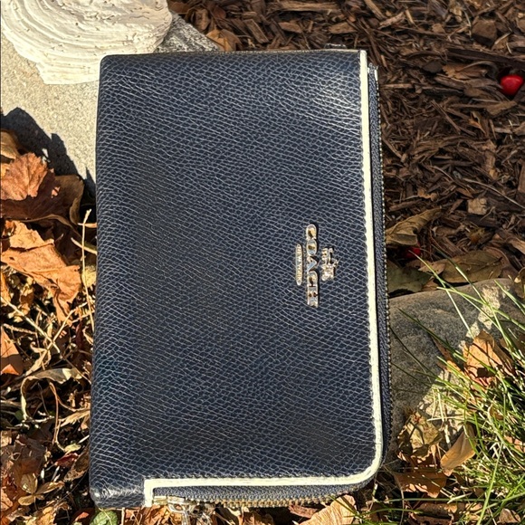 Coach Double Zipper Pocket Leather Wristlet Navy Blue  with Missing Handle - Picture 6 of 16